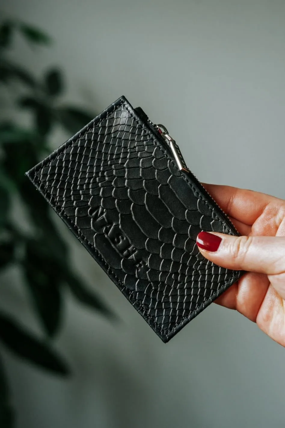 Etui na karty - mini portfelik - czarny - tłoczony