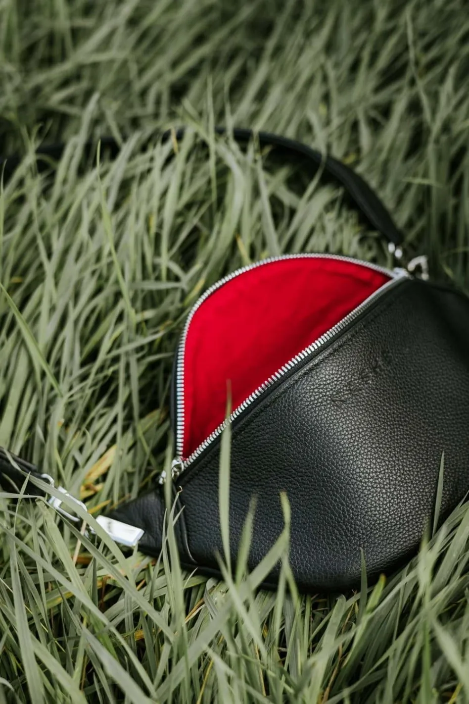 BEANIE BAG - skórzana nerka - czarna - Złoto