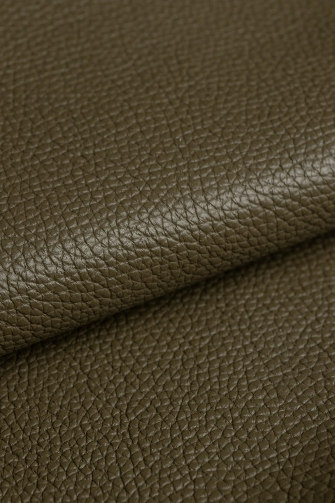 CHWOST - skórzany brelok do torebki - zielony oliwkowy