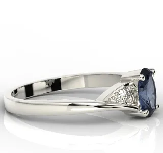 Pierścionek z białego złota z szafirem i diamentami AP-60B