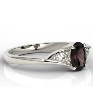 Pierścionek z białego złota z granatem i diamentami AP-60B