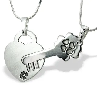 Wisiorek serce z kluczem WEC-S-W3D