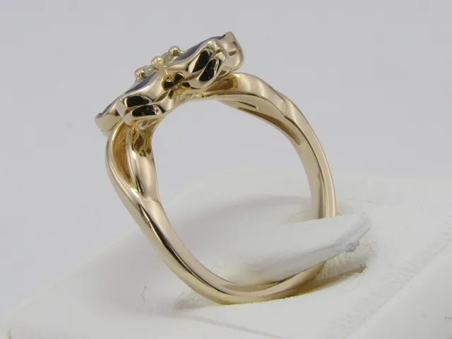 Pierścionek z żółtego złota z diamentem i szafirami AP-55Z