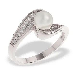 Pierścionek z białego złota z perłą i diamentami LP-14B