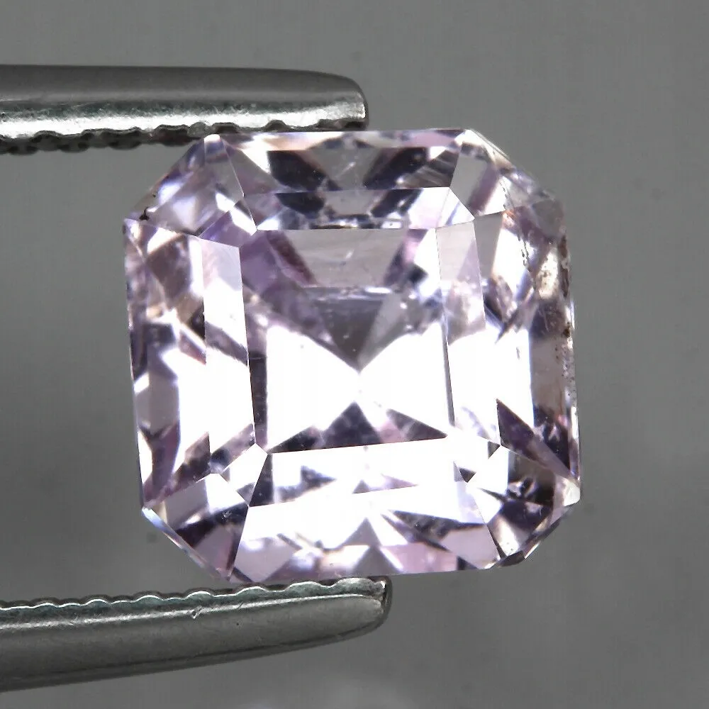 Kunzyt kamień naturalny 2.78ct VVS