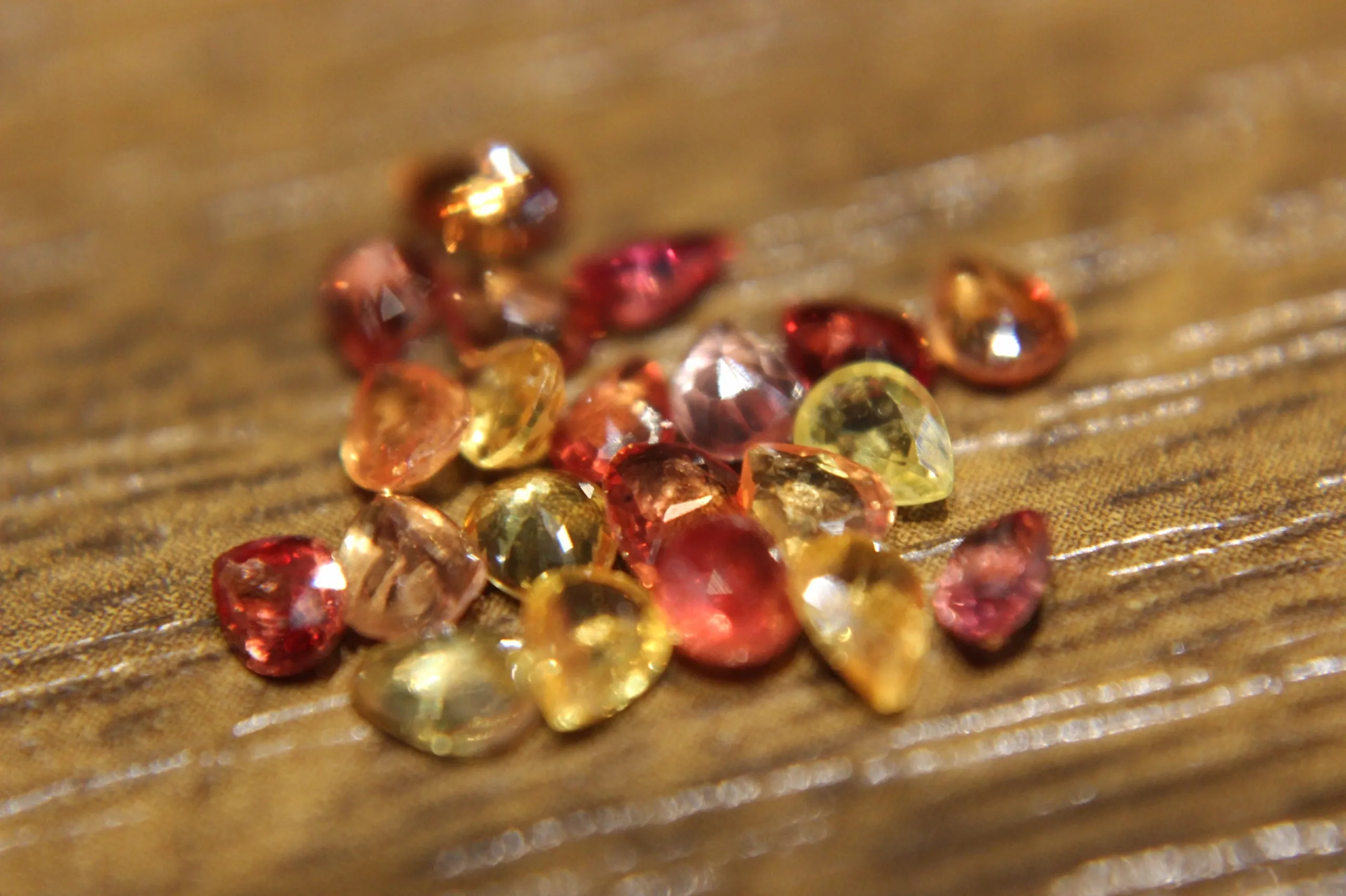 Szafiry kamienie naturalne 3.80ct 21szt