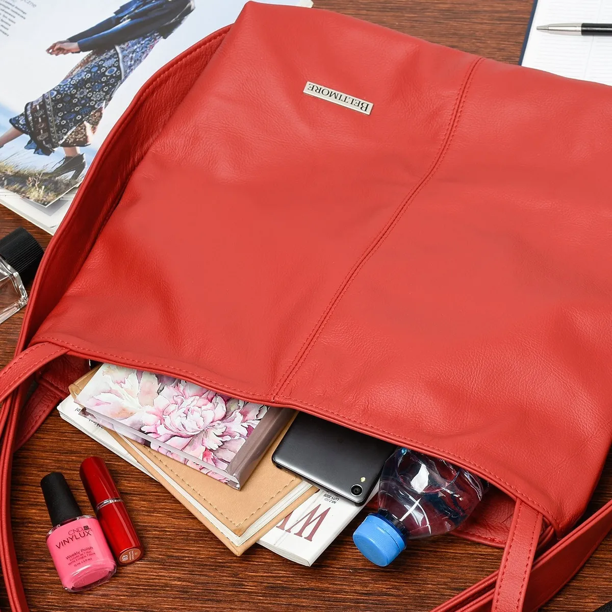 Beltimore plecak torebka skórzana damska A4 worek czerwony U37 Czerwony skórzany plecak-torebka 2w 1 od marki Beltimore, praktyczny i stylowy