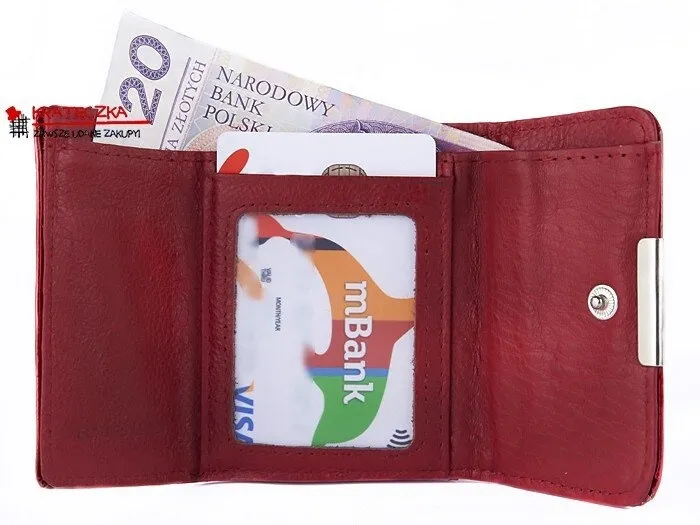 Mały lakierowany portfelik dla kobiet z praktycznym zamkiem na bigiel