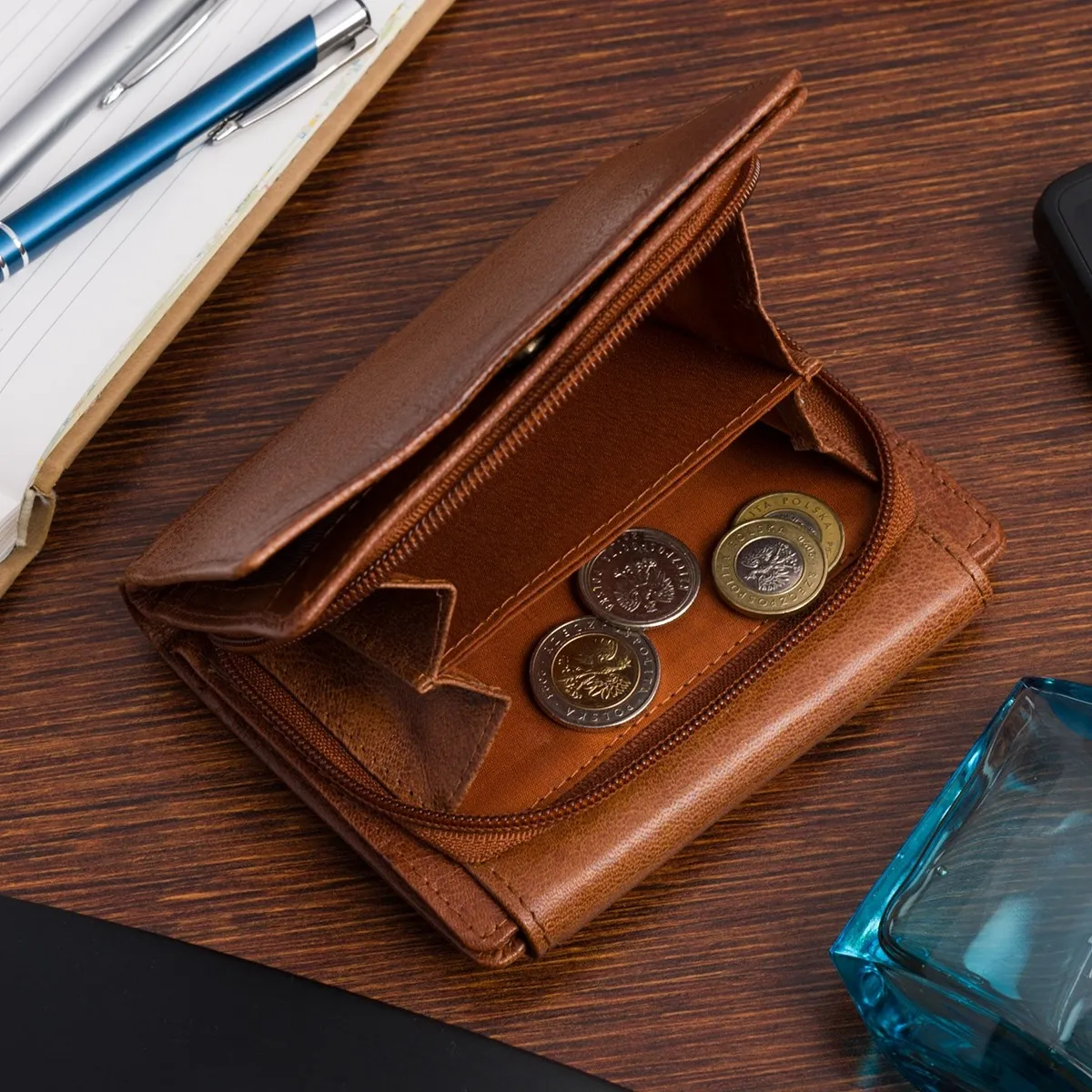 Skórzany portfel damski 3-częściowy w brązowym kolorze marki Beltimore Brązowy damski portfel vintage 3-częściowy wykonany ze skóry naturalnej Beltimore