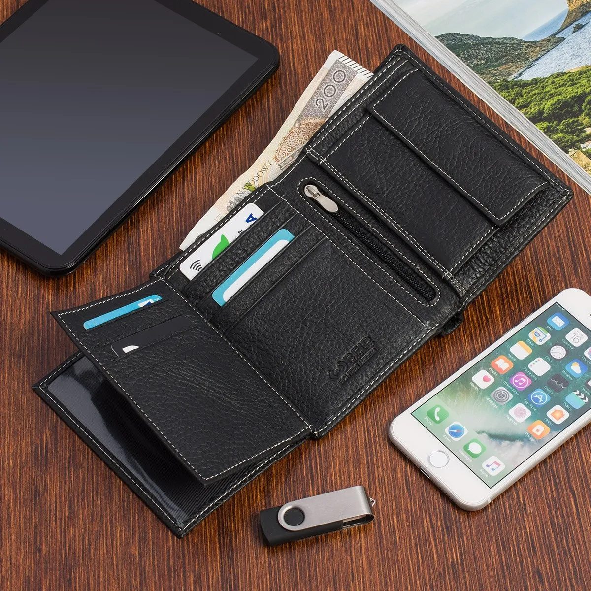 Czarny vintage portfel skórzany na dokumenty z zabezpieczeniem antykradzieżowym