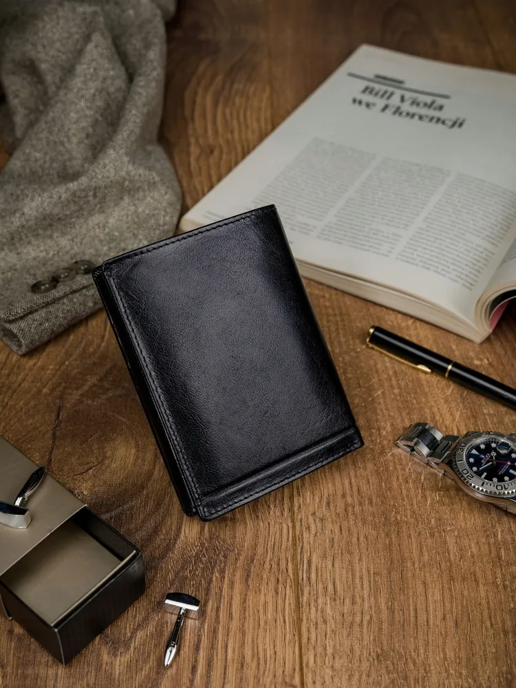 Pionowy skórzany portfel Rovicky o minimalistycznym designie, idealny dla nowoczesnych panów ceniących jakość