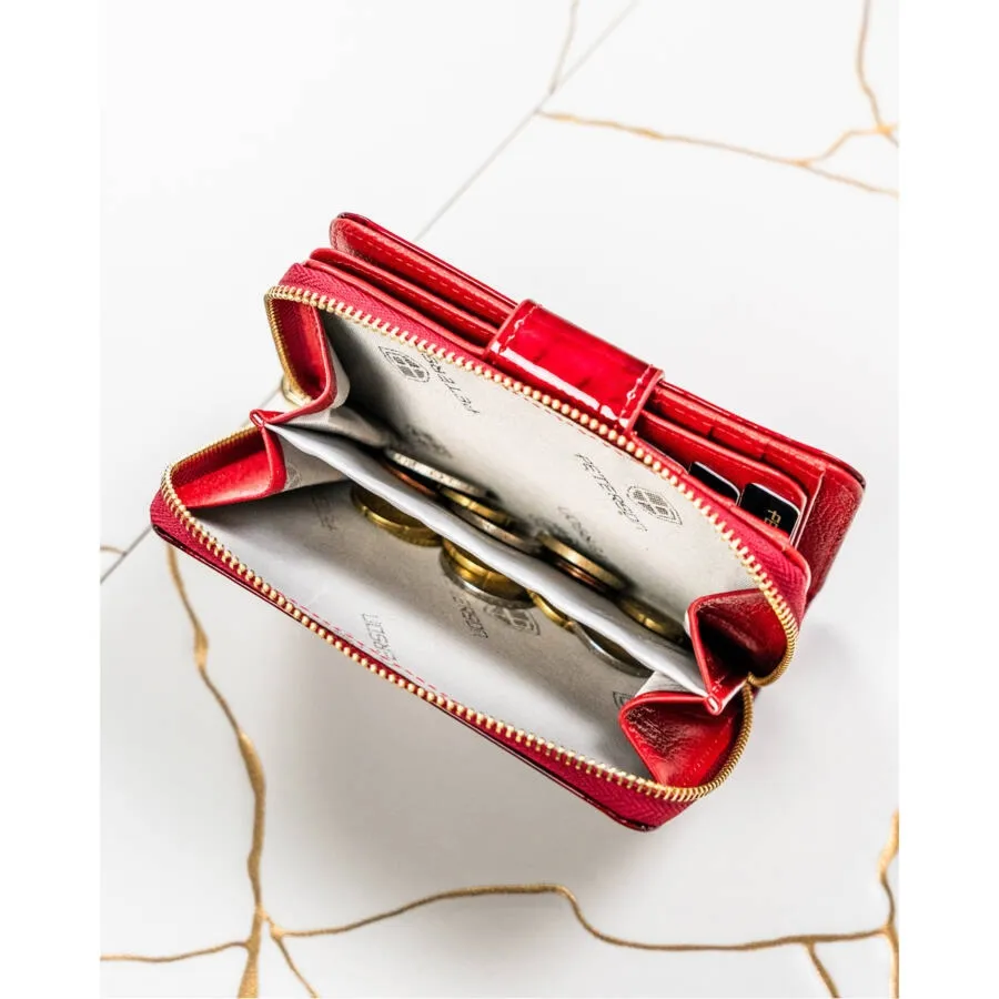 Lakierowana zgrabna damska portmonetka Peterson