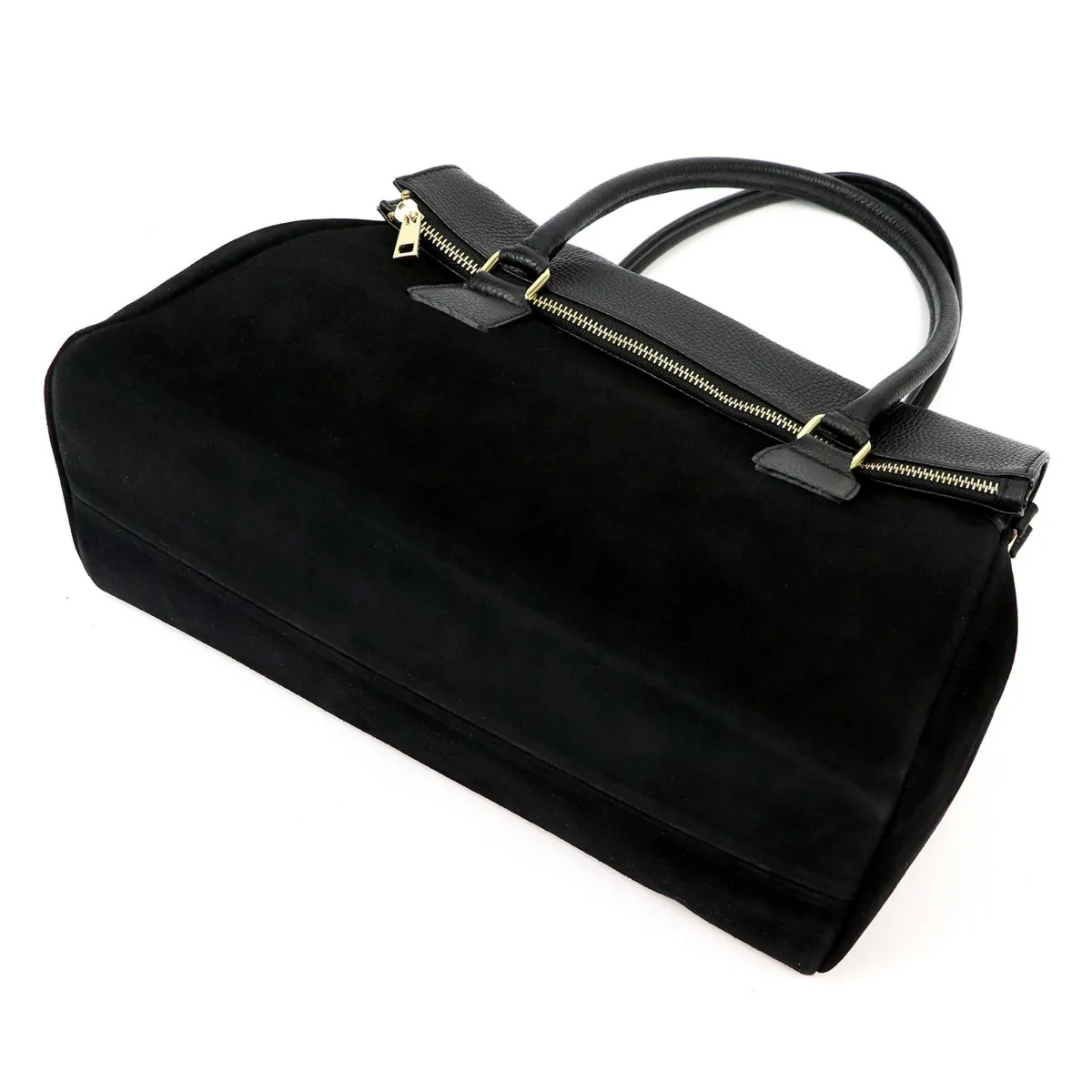 Damska torebka kuferek marki vera pelle w kolorze czarnym, wykonana z naturalnego materiału o eleganckim fasonie