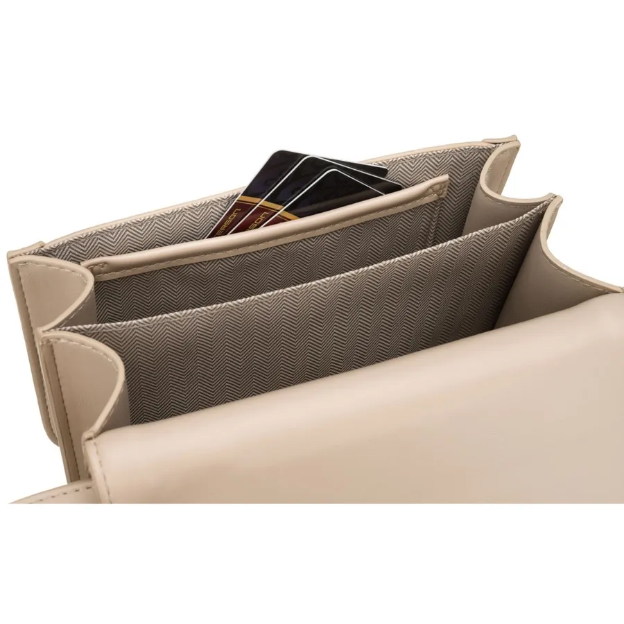 Listonoszka damska z tworzywa sztucznego w beżowym kolorze zamykana klipsem magnetycznym - Peterson