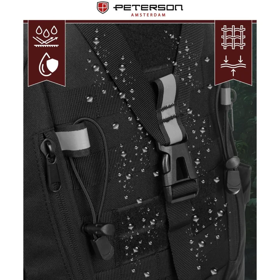 Sportowy plecak militarny w czarnym kolorze zawieszony na regulowanych szelkach - Peterson