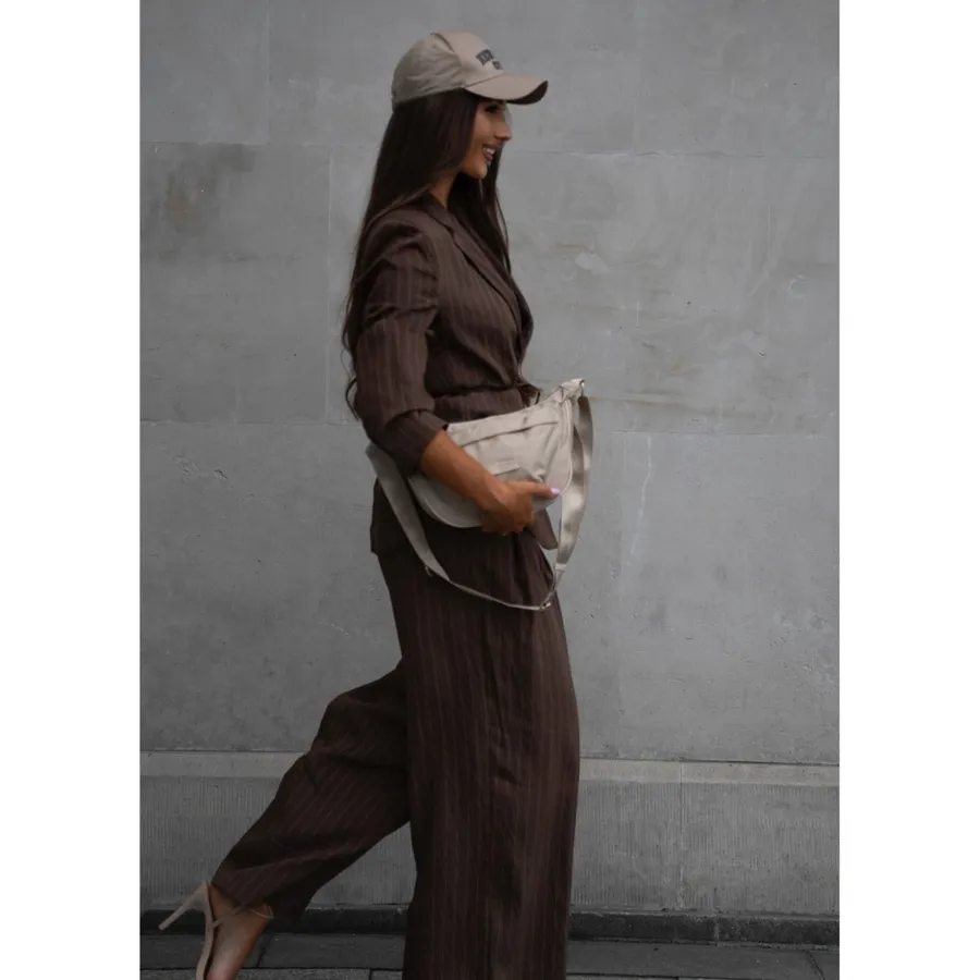 Listonoszka damska w beżowym kolorze wykonana z nylonu - Peterson