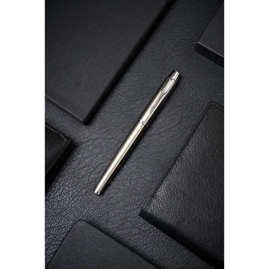 Metalowy długopis w srebrnym kolorze z czarnym wkładem - Peterson