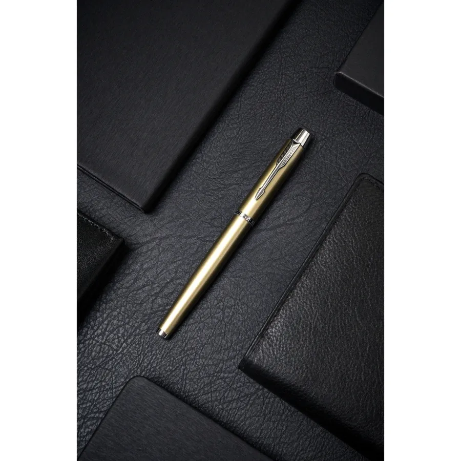 Oliwkowy długopis metalowy z czarnym wkładem - Peterson