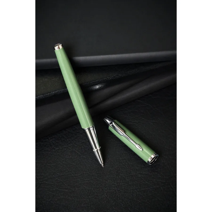 Zielono-srebrny długopis metalowy z czarnym wkładem - Peterson