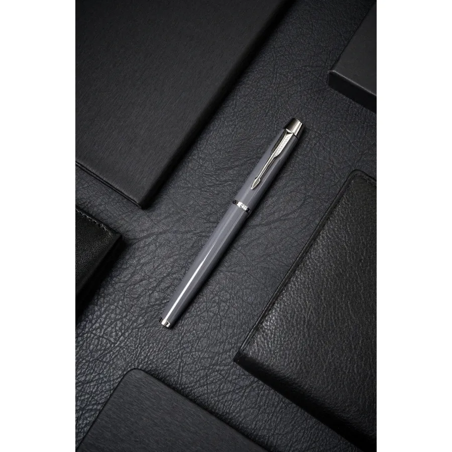 Metalowy długopis w szaro-srebrnym kolorze z czarnym wkładem - Peterson