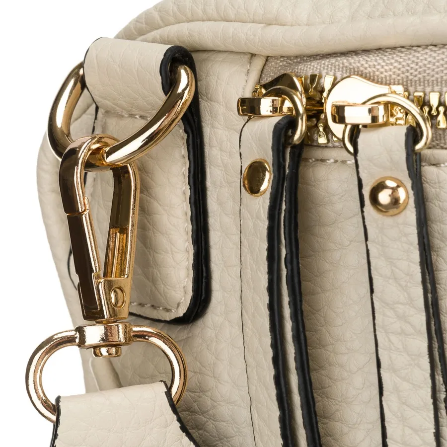 Listonoszka damska ze skóry ekologicznej w beżowym kolorze zamykana suwakiem - Rovicky