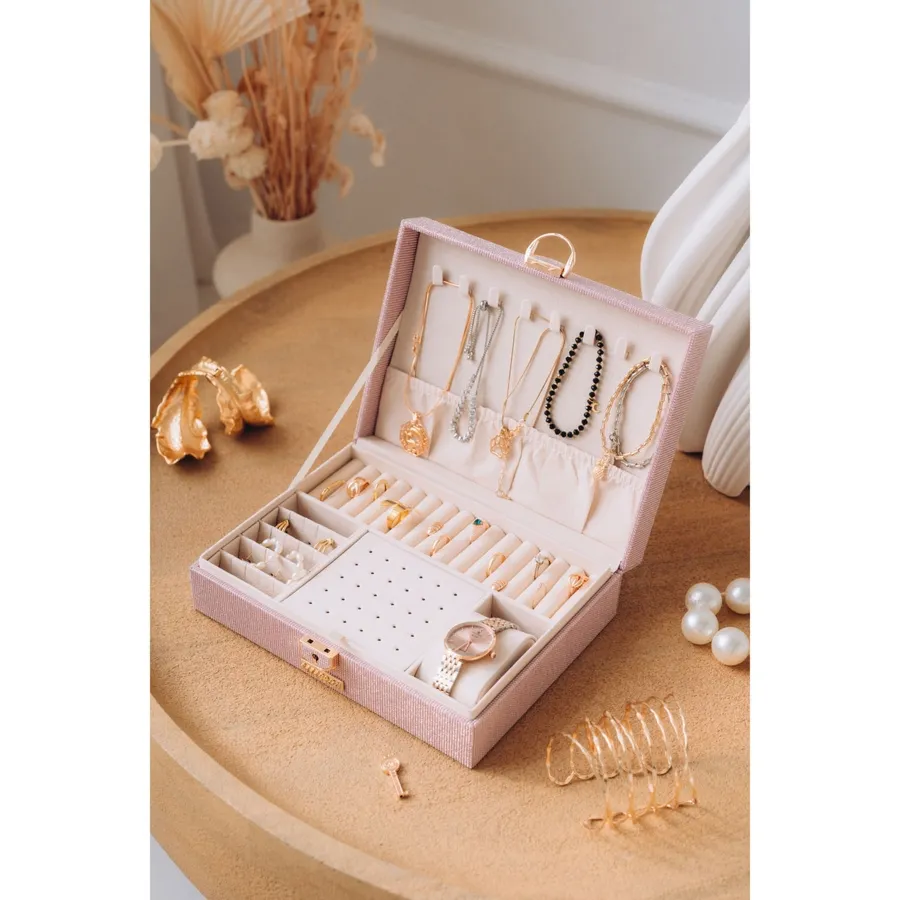 Różowa szkatułka na biżuterię z dedykowanym miejscem na zegarek - Peterson