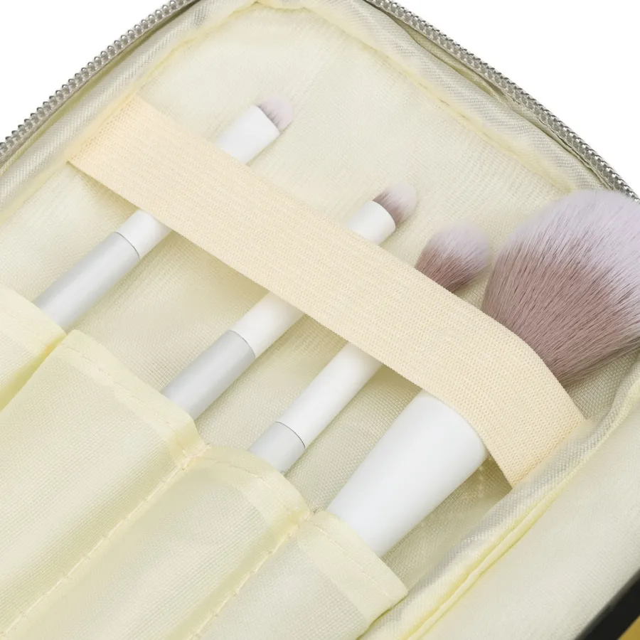 Jednokomorowa, srebrna kosmetyczka z tkaniny syntetycznej zamykana suwakiem - Peterson