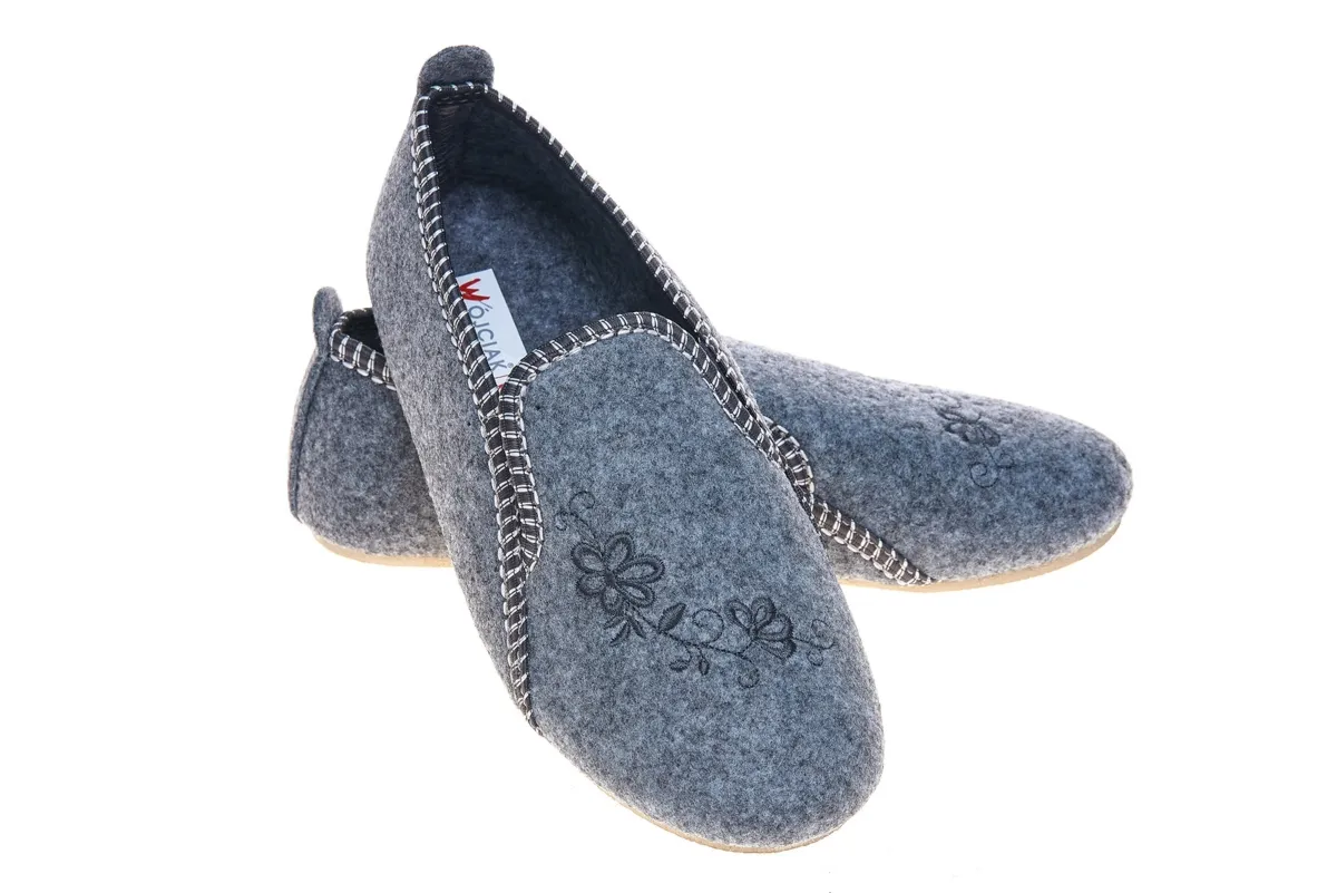 Bambosze damskie z gumką filc domowe kapcie zabudowane Wójciak Podhale