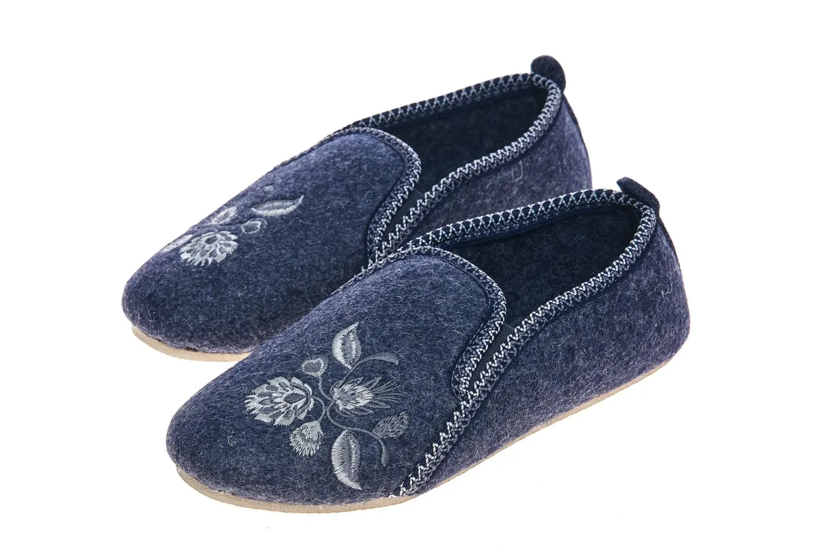 Bambosze damskie z gumką filc domowe kapcie zabudowane Wójciak Podhale