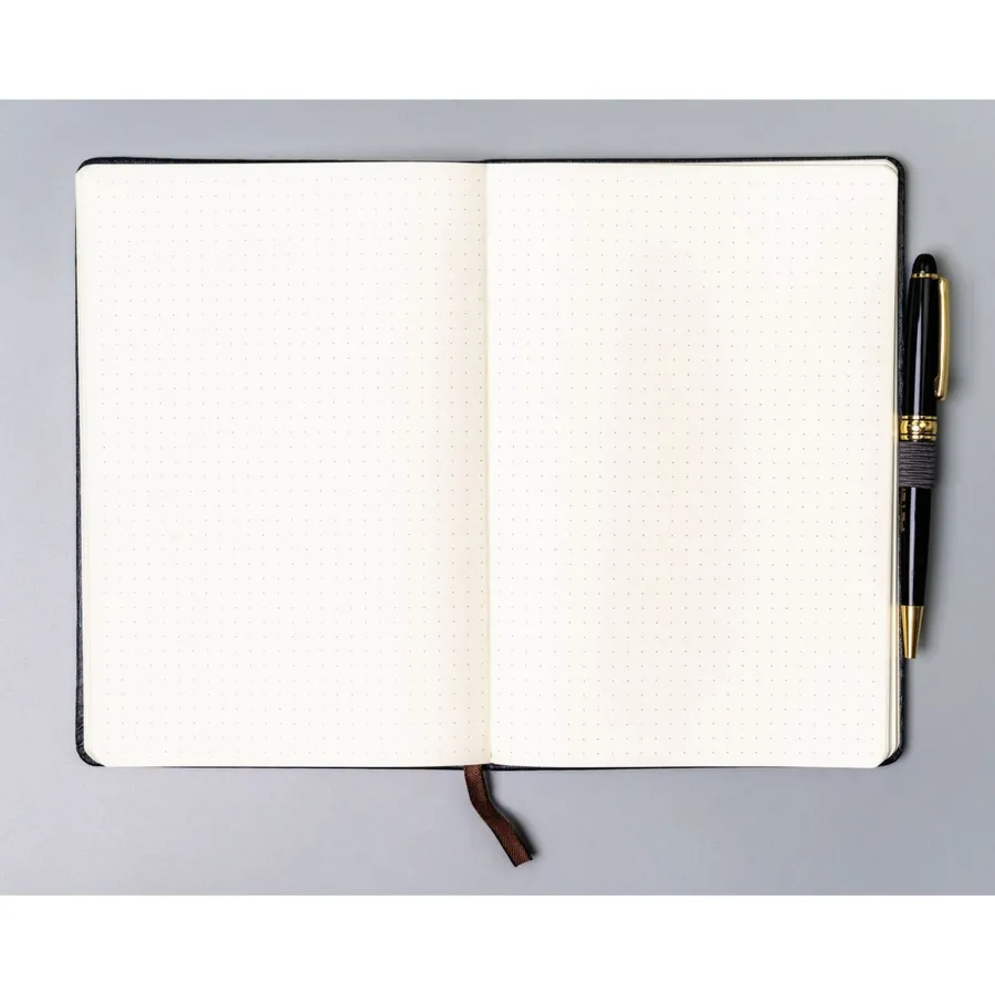 Notes w formacie A5 w szarym kolorze, wyposażony w gumkę zamykającą - Peterson