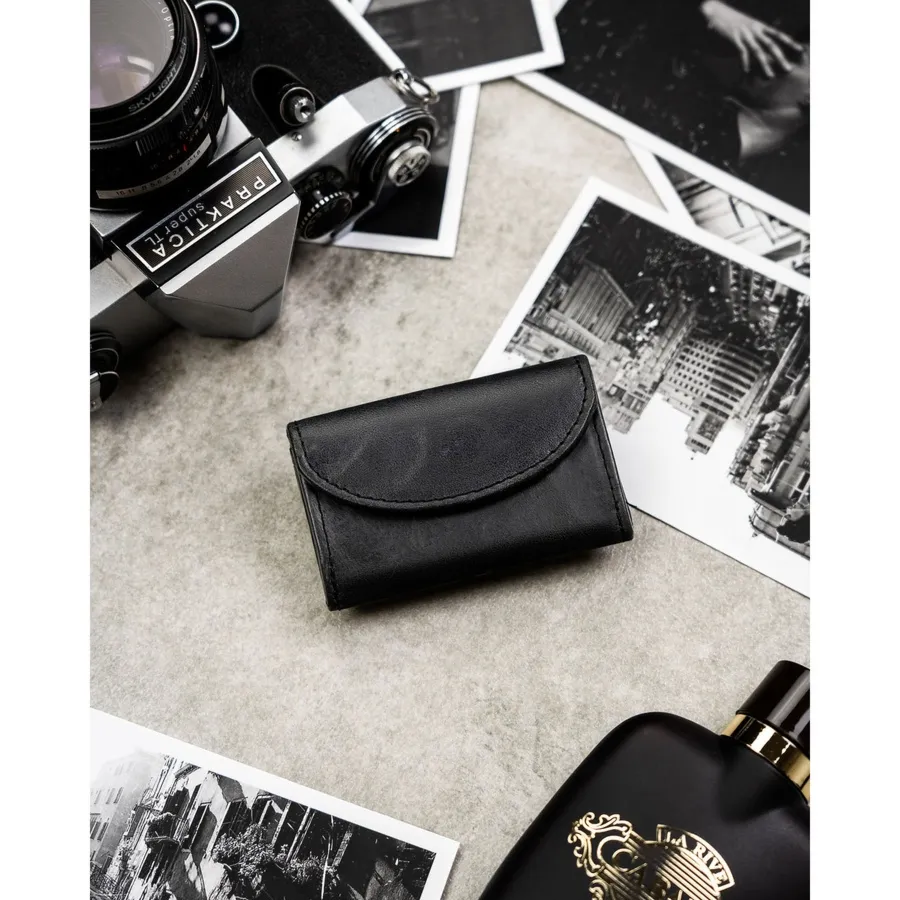 Skórzany portfel męski w czarnym kolorze wyposażony w system RFID - Rovicky