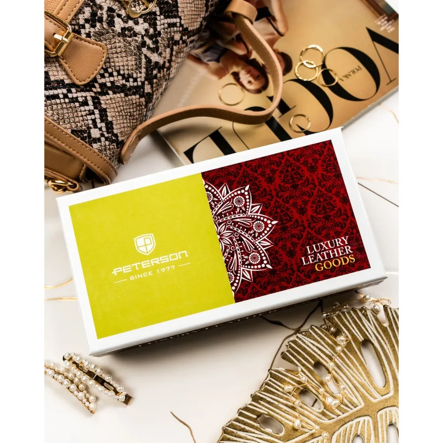 Duży, czerwony portfel damski ze skóry naturalnej zamykany na suwak i zatrzask - Peterson