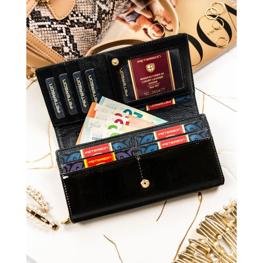 Portfel damski ze skóry naturalnej w czarnym kolorze, wyposażony w system RFID - Peterson