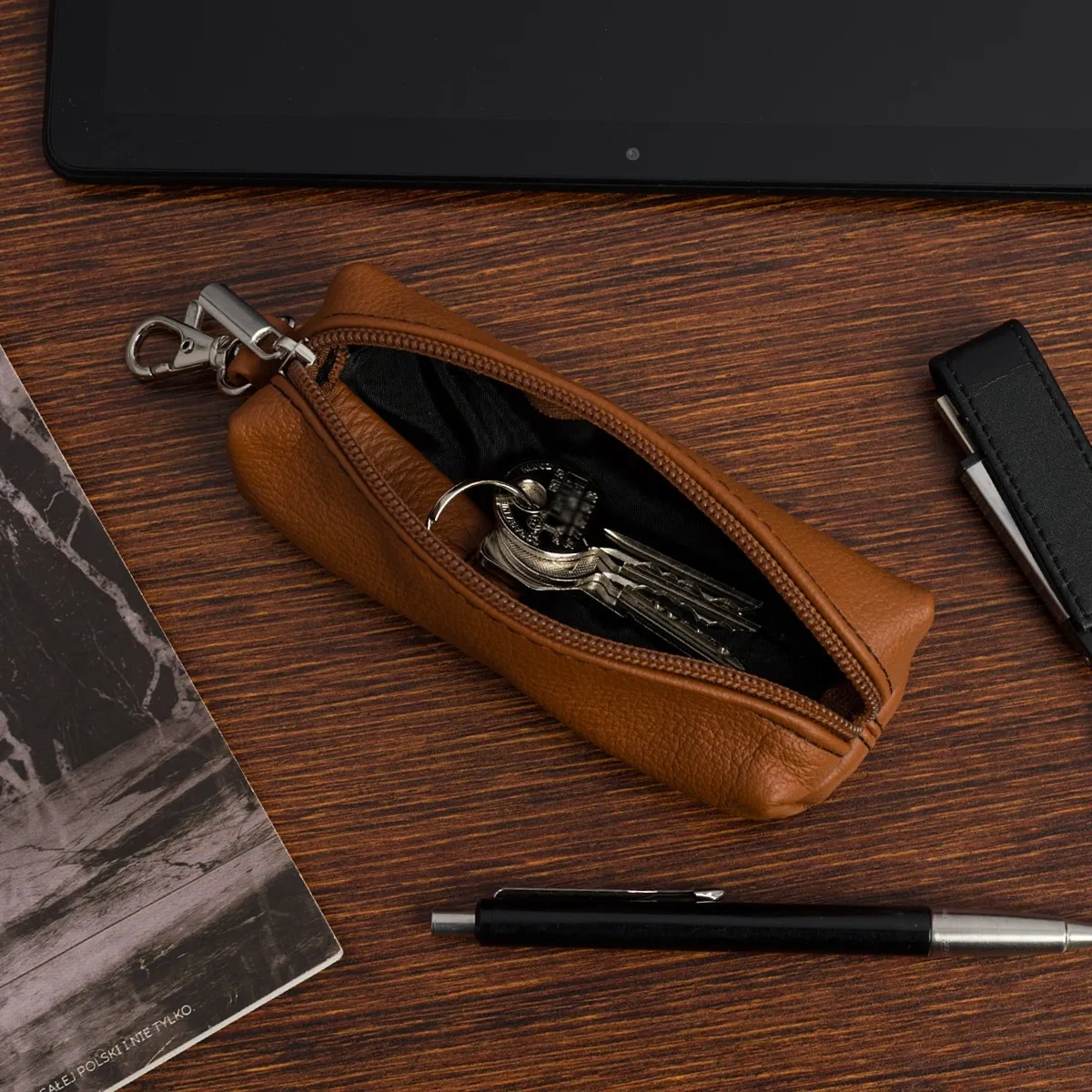 Skórzane etui na długie klucze duże kluczówka karabińczyk skóra koniakowe Beltimore L66
